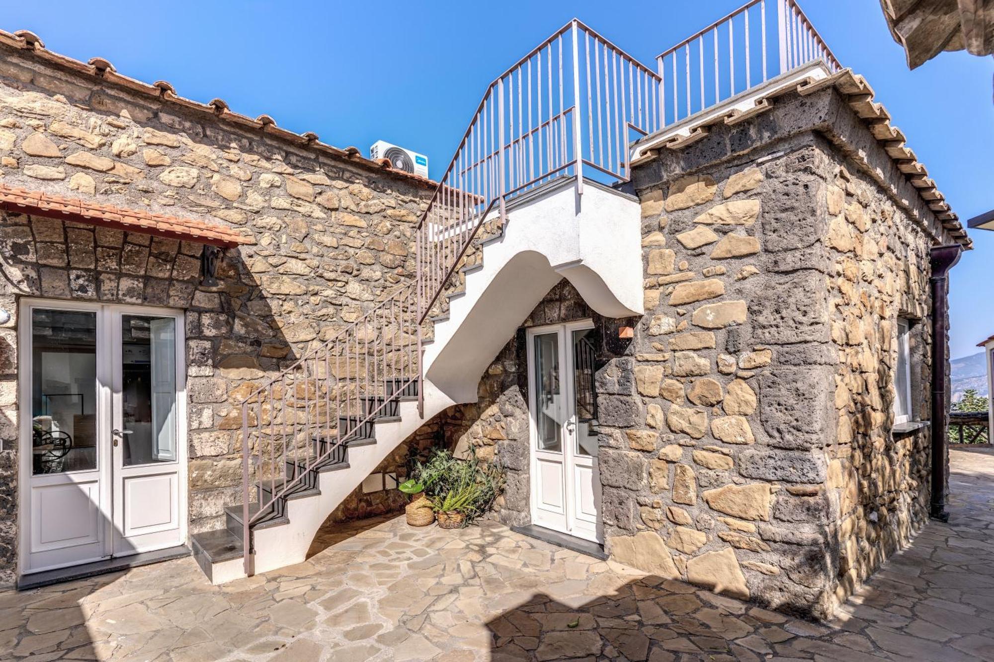 Villa Giulia Boutique Views Pool And Guest Services Σορέντο Εξωτερικό φωτογραφία